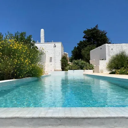 Trulli Vecchi Del Campolungo Cisternino