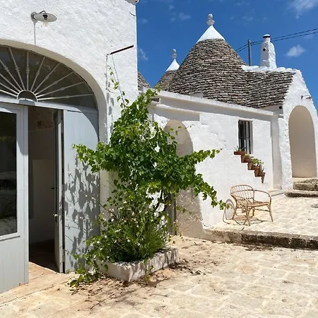 Trulli Vecchi Del Campolungo