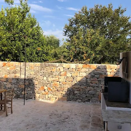 Trulli Vecchi Del Campolungo צ'יסטרנינו