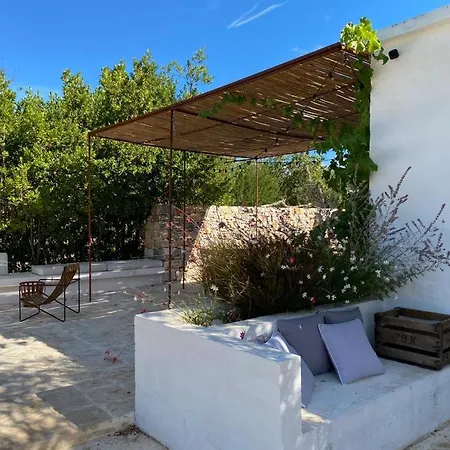 Trulli Vecchi Del Campolungo צ'יסטרנינו